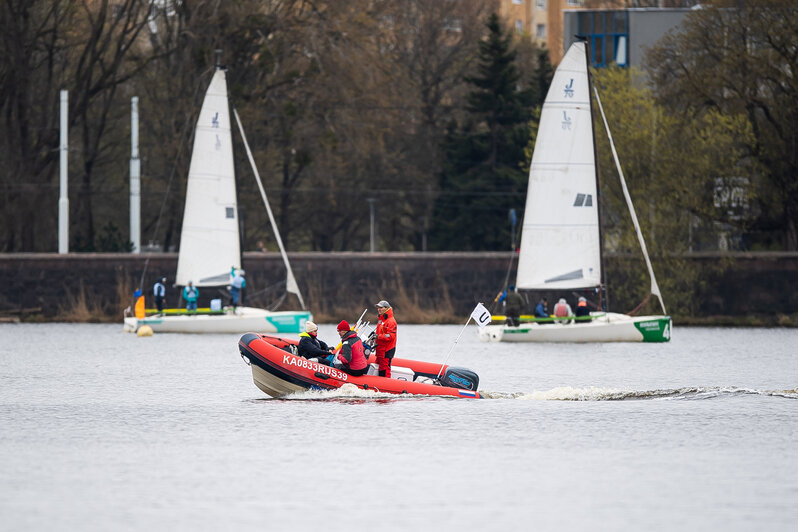 На Верхнем озере яхты вызвали друг друга на дуэль: фоторепортаж   - Новости Калининграда | Фото: Александр Подгорчук / «Клопс»