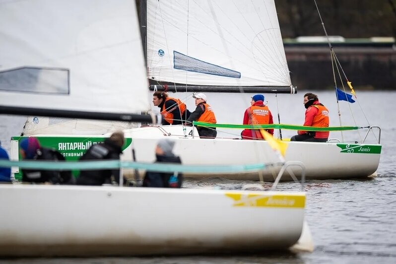 На Верхнем озере яхты вызвали друг друга на дуэль: фоторепортаж   - Новости Калининграда | Фото: Александр Подгорчук / «Клопс»