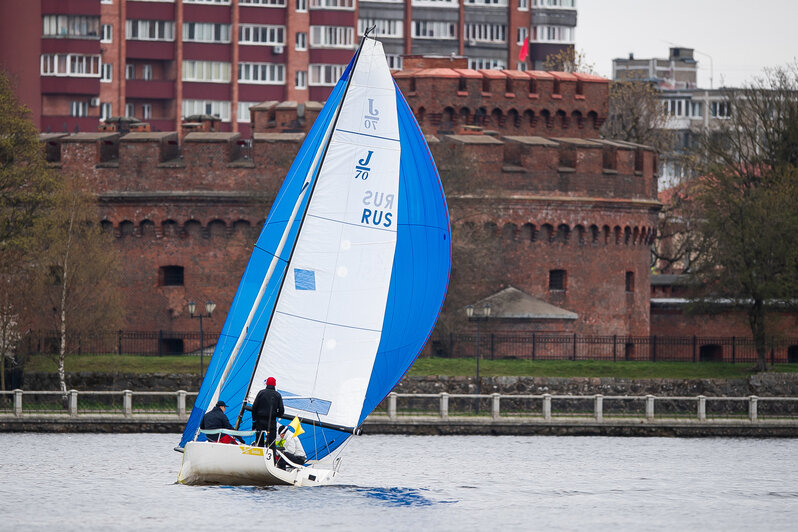 На Верхнем озере яхты вызвали друг друга на дуэль: фоторепортаж   - Новости Калининграда | Фото: Александр Подгорчук / «Клопс»