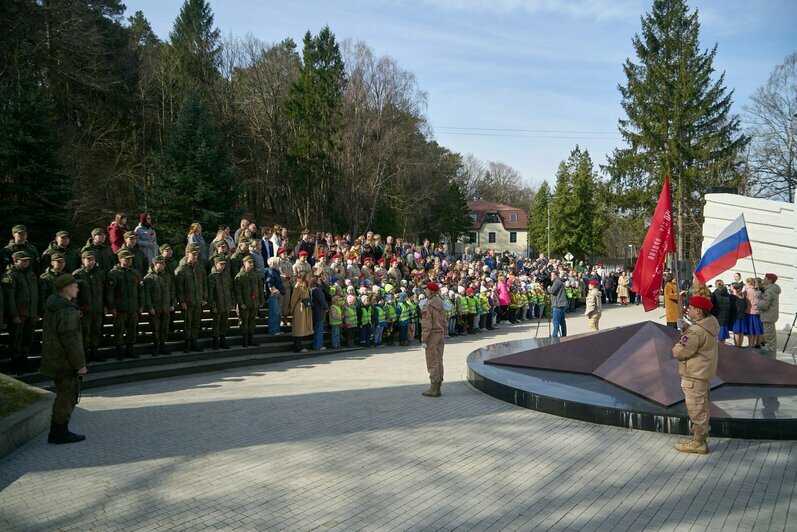 В Светлогорске в день взятия Раушена открыли бюст Герою Советского Союза Полищуку (фото) - Новости Калининграда | Фото: Евгений Гладков