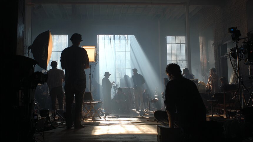 В Калининграде планируют снять хоррор о туристах, которые ехали на экскурсию, но попали в лапы маньяка - Новости Калининграда | Иллюстрация: Алиса Игонина / «Клопс»