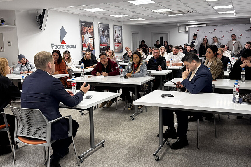 На встрече пострадавшим бизнесменам рассказали, на какие меры поддержки они могут рассчитывать. | Фото: правительство Калининградской области