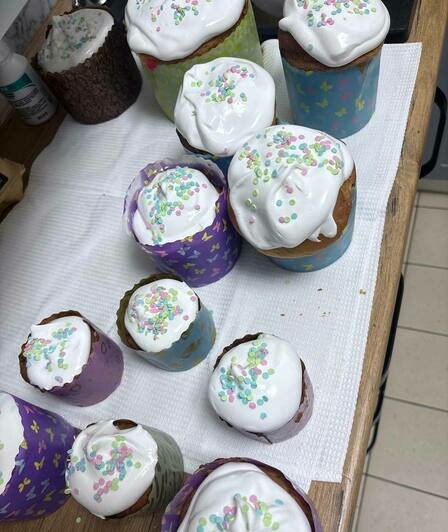 В Светлогорске девушка вдохновила горожан напечь куличей для жителей социального приюта (фото, видео) - Новости Калининграда | Фото: Валерия