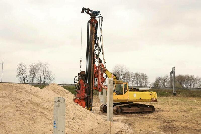 На Невского начали ставить въездной знак, о котором власти Калининграда грезили с 2021 года - Новости Калининграда | Фото: канал сити-менеджера Калининграда Елены Дятловой / Телеграм