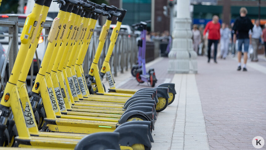 Почему в Калининграде опасно ездить на самокате: полный разбор ловушек для пользователей СИМ - Новости Калининграда | Фото: Александр Подгорчук / Архив «Клопс»