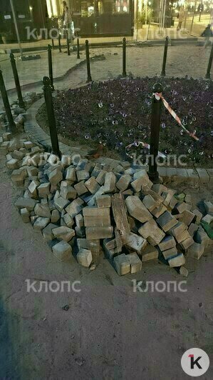 В Калининграде спустя неделю после открытия Философского моста часть покрытия сняли и перекрыли проход (фото) - Новости Калининграда | Фото: очевидец