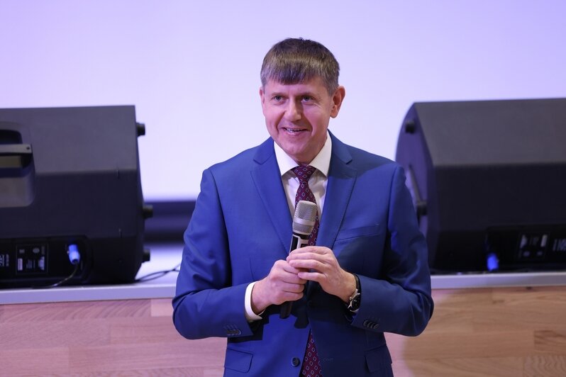 Андрей Кропоткин: В школе №46 тему 80-летия Калининградской области включили  в учебный процесс    - Новости Калининграда | Фото: пресс-служба регионального парламента