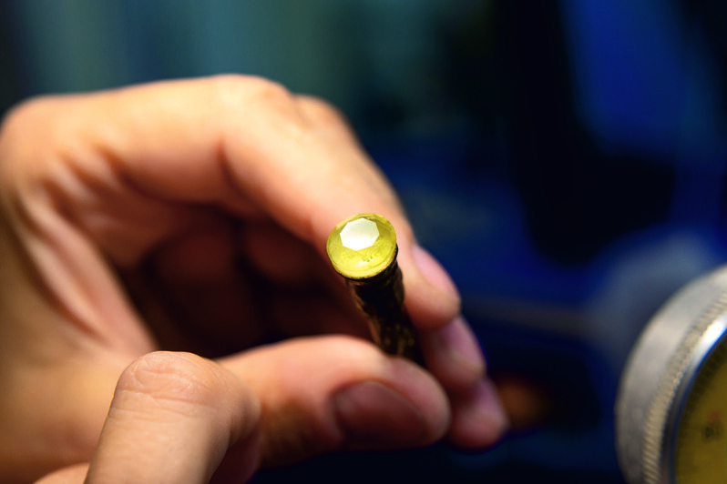 Калининградский янтарный комбинат удвоит выпуск ювелирных изделий с алмазной огранкой - Новости Калининграда | Фото: пресс-служба комбината