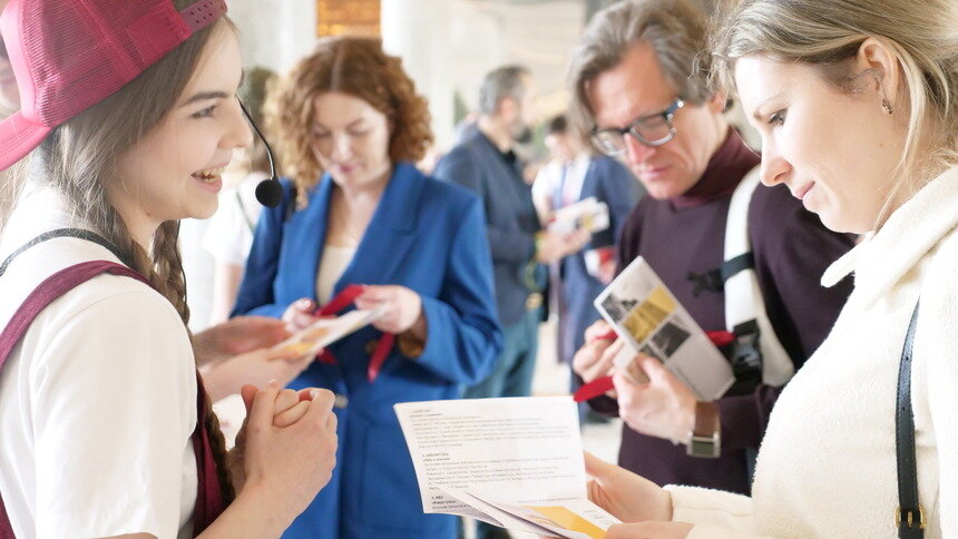 В Калининграде зрители спектакля на один вечер стали киноактёрами, критиками, акробатами и путешественниками во времени - Новости Калининграда | Фото: пресс-служба филиала Российского государственного института сценических искусств в Калининграде