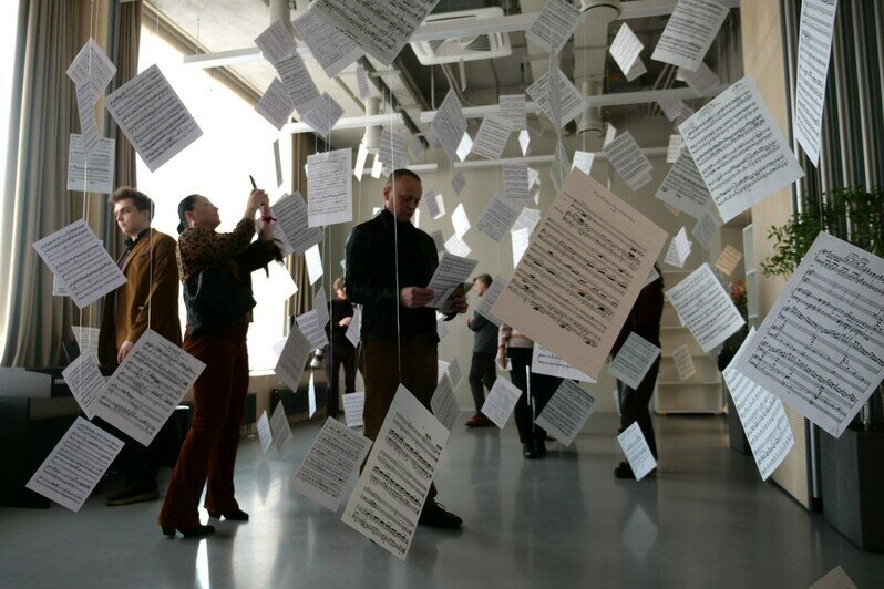 В Калининграде зрители спектакля на один вечер стали киноактёрами, критиками, акробатами и путешественниками во времени - Новости Калининграда | Фото: пресс-служба филиала Российского государственного института сценических искусств в Калининграде