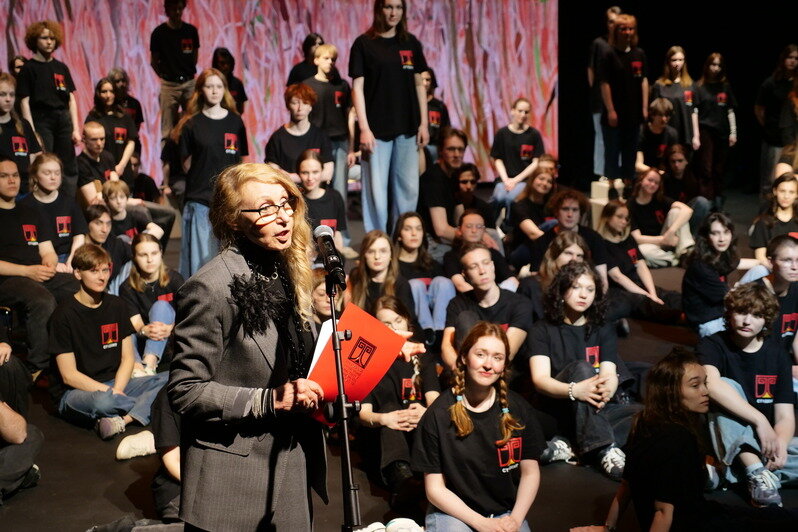 В Калининграде зрители спектакля на один вечер стали киноактёрами, критиками, акробатами и путешественниками во времени - Новости Калининграда | Фото: пресс-служба филиала Российского государственного института сценических искусств в Калининграде