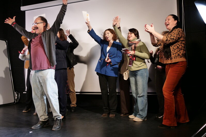 В Калининграде зрители спектакля на один вечер стали киноактёрами, критиками, акробатами и путешественниками во времени - Новости Калининграда | Фото: пресс-служба филиала Российского государственного института сценических искусств в Калининграде