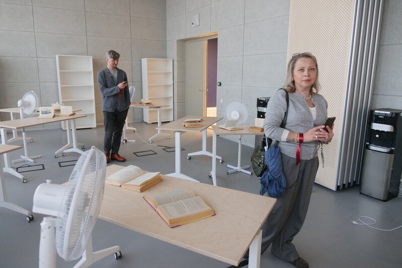 В Калининграде зрители спектакля на один вечер стали киноактёрами, критиками, акробатами и путешественниками во времени - Новости Калининграда | Фото: пресс-служба филиала Российского государственного института сценических искусств в Калининграде