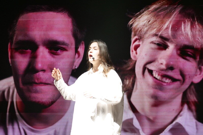 В Калининграде зрители спектакля на один вечер стали киноактёрами, критиками, акробатами и путешественниками во времени - Новости Калининграда | Фото: пресс-служба филиала Российского государственного института сценических искусств в Калининграде