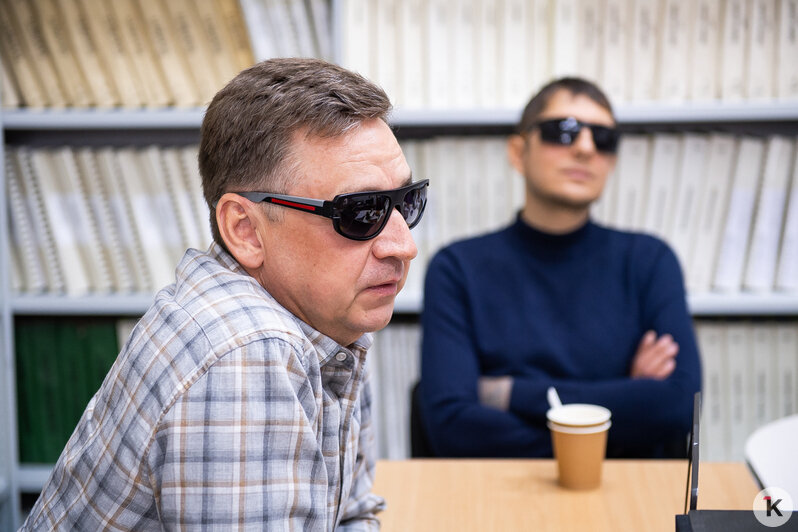 Открыть двери в мир заново: как в калининградской библиотеке учат незрячих верить в себя (фото) - Новости Калининграда | Фото: Александр Подгорчук / «Клопс»