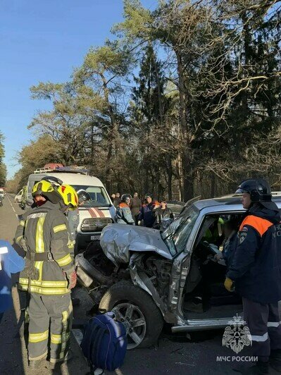 Водитель Mitsubishi выскочил на встречку и устроил кучу-малу: появились подробности ДТП на трассе Калининград — Балтийск - Новости Калининграда | Фото: пресс-служба МЧС по Калининградской области