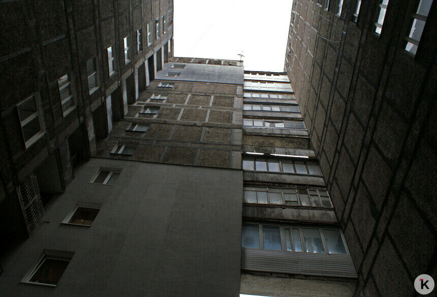 Жильцам десятиэтажки на Моспроспекте дали последний день на выезд, но десятки семей отказались покидать квартиры - Новости Калининграда | Фото: Александр Подгорчук / Архив «Клопс»