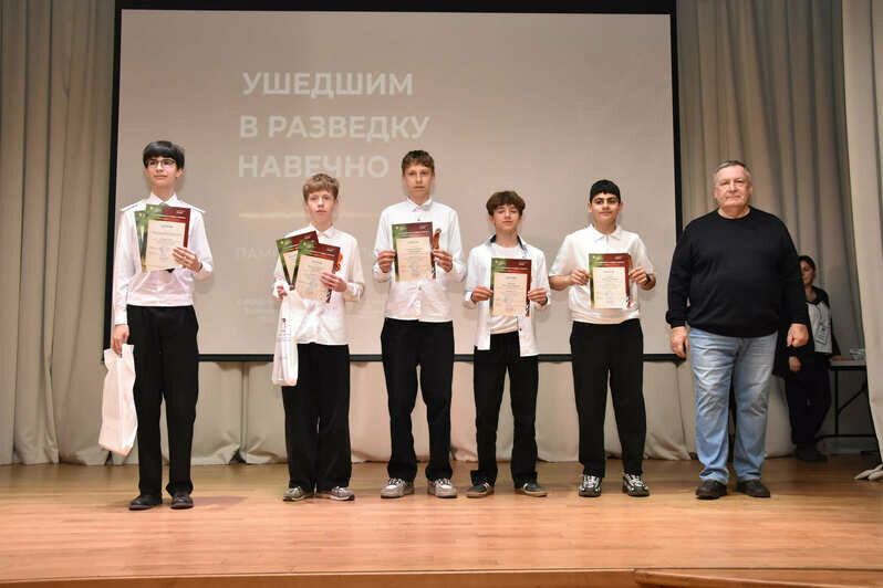 Призёры конкурса слева направо: Владислав Иванов, Вячеслав Копылов, Никита Александров, Вячеслав Конопов и Арарат Акопян