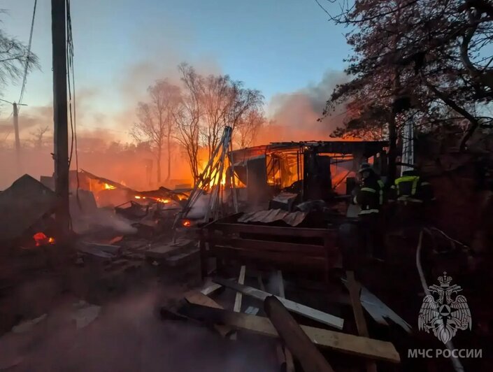 Пожар произошел в месте, популярном у туристов | Фото: МЧС России по Калининградской области»