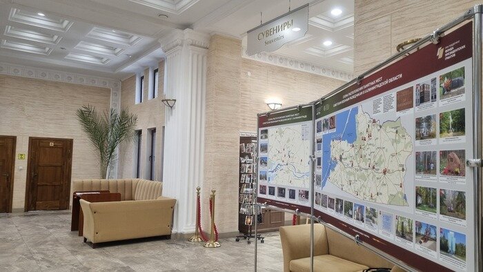 Специальный приз конкурса — Мобильный стенд — получили: МАОУ «Гавриловская средняя школа им. Г. Крысанова» (пос. Гаврилово, Озёрский МО), МАОУ Илюшинская СОШ (пос. Илюшино, Нестеровский МО), МБОУ «Славская СОШ» (г. Славск) и Православная гимназия г. Калининграда