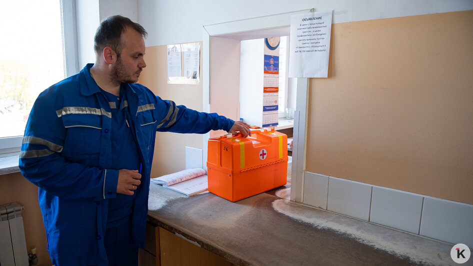 Сердце меж двумя ритмами: калининградский фельдшер — о странных вызовах, спасённых пациентах и рок-музыке (фото)    - Новости Калининграда | Фото: Александр Подгорчук / «Клопс»