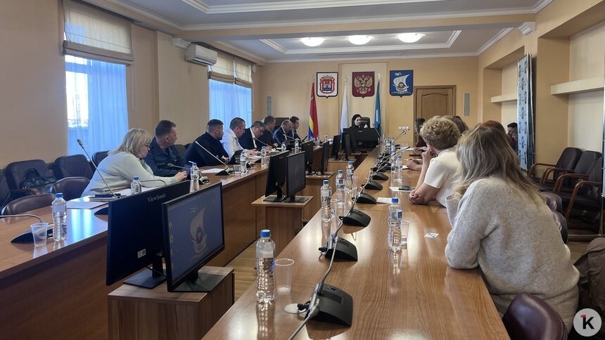 «Мы не готовы к переезду »: репортаж с эмоциональной встречи жильцов Московского проспекта с властями - Новости Калининграда | Фото: «Клопс»