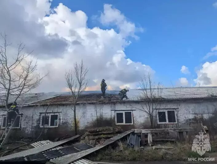 В Полесске едва не сгорел крупный гараж  - Новости Калининграда | Фото: ГУ МЧС по Калининградской области