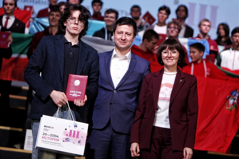 Лучших участников поздравил ректор БФУ им. И. Канта Максим Демин  | Фото: соцсети регионального министерства образования