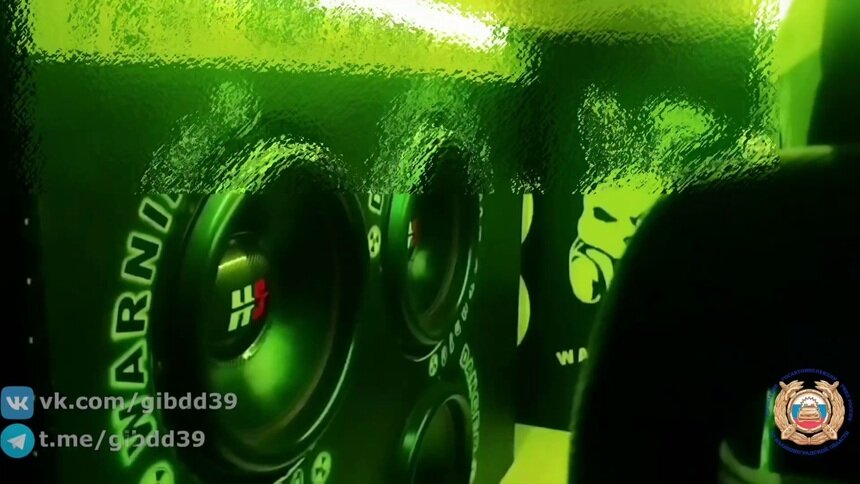 В Калининграде сотрудники ГАИ задержали микроавтобус, переоборудованный в магнитофон на колёсах - Новости Калининграда | Фото: Госавтоинспекция Калининградской области