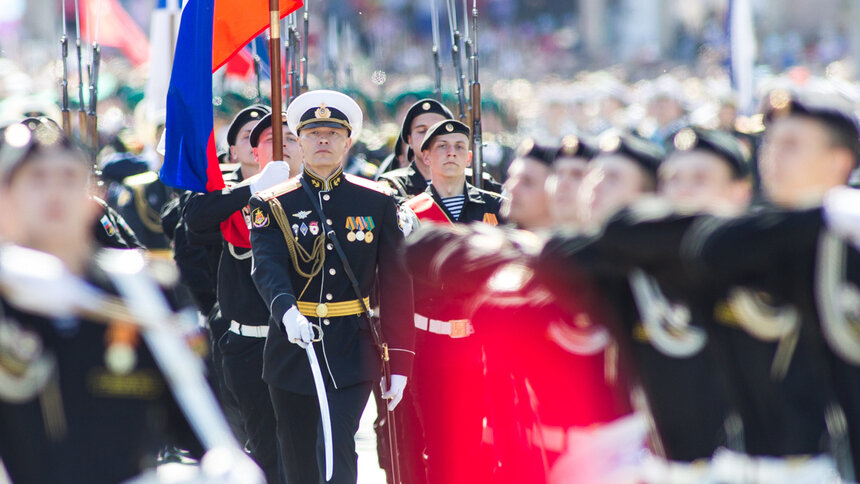 Парад Победы 9 мая пройдёт без военной техники - Новости Калининграда | Фото: Александр Подгорчук / Архив «Клопс»