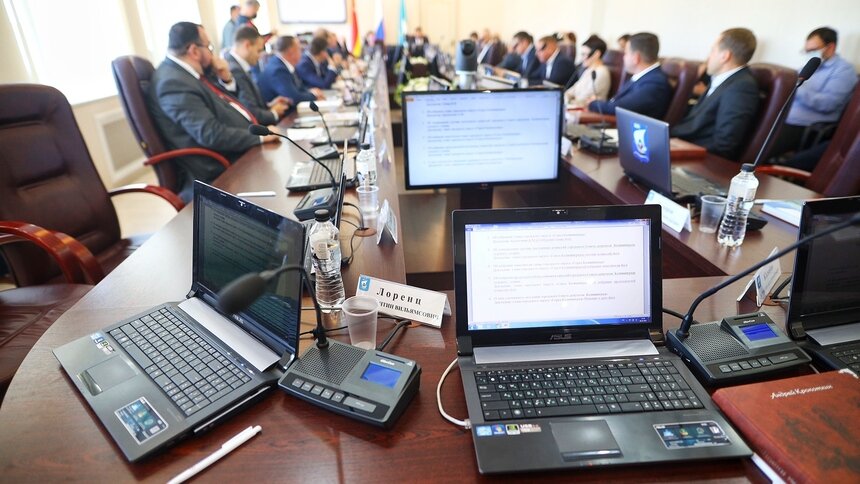 Дятлова и Аминов отчитаются о работе за год на этот раз в здании мэрии Калининграда - Новости Калининграда | Фото: Александр Подгорчук / Архив «Клопс»