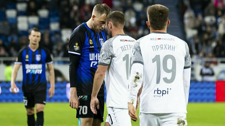 «Правило Винисиуса»: футболистов, во время споров прикрывающих рот, будут удалять с поля - Новости Калининграда | Фото: Александр Подгорчук / Архив «Клопс»