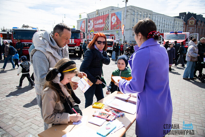 Квест в дыму: в Калининграде отмечают День пожарной охраны | Фото: Александр Подгорчук 