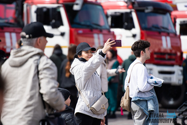 Квест в дыму: в Калининграде отмечают День пожарной охраны | Фото: Александр Подгорчук 