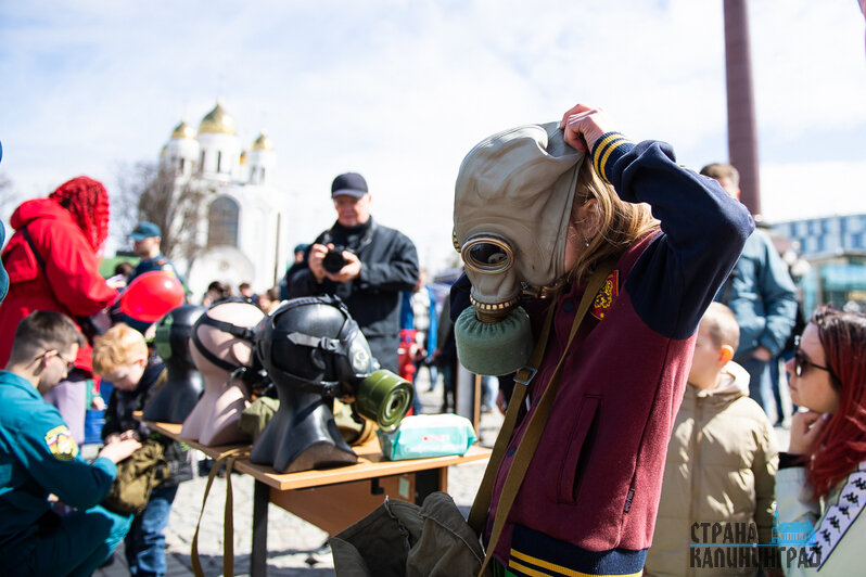 Квест в дыму: в Калининграде отмечают День пожарной охраны | Фото: Александр Подгорчук 