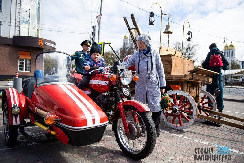 Квест в дыму: в Калининграде отмечают День пожарной охраны | Фото: Александр Подгорчук 