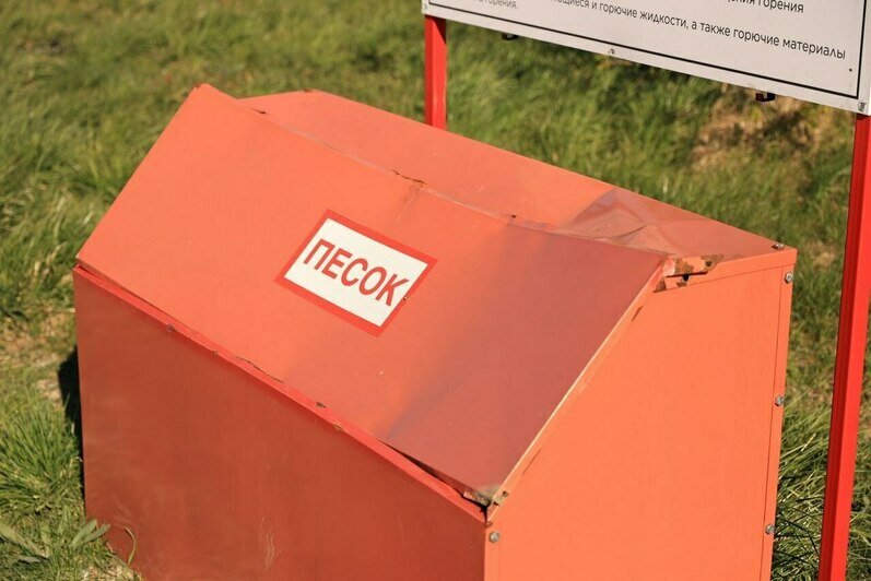 Вандалы разгромили зону отдыха на берегу Калининградского залива и унесли два мангала - Новости Калининграда | Фото: пресс-служба администрации Калининграда