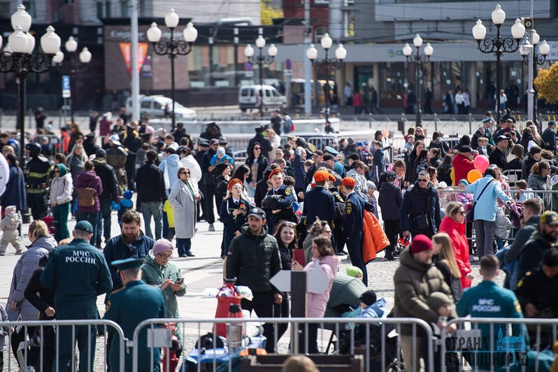Квест в дыму: в Калининграде отмечают День пожарной охраны | Фото: Александр Подгорчук 