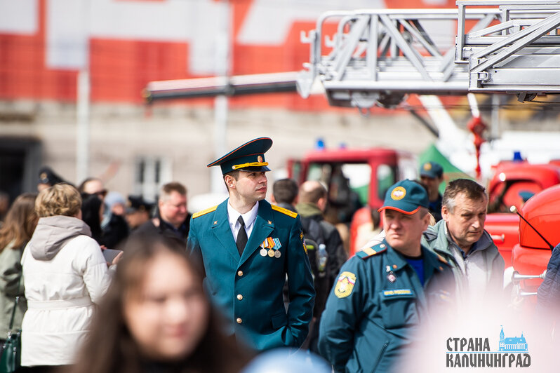Квест в дыму: в Калининграде отмечают День пожарной охраны | Фото: Александр Подгорчук 