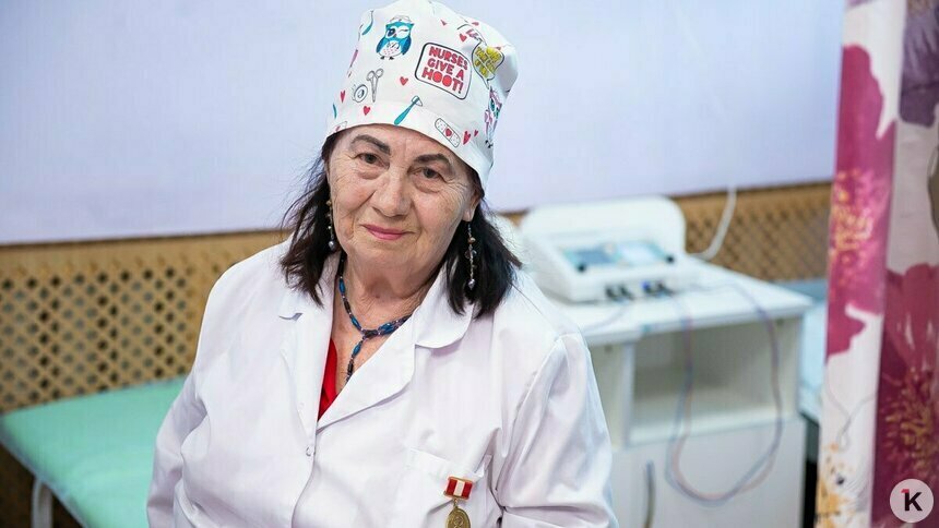 «Говорят, у меня лёгкая рука»: история калининградской медсестры, которая 60 лет проработала в одной поликлинике   - Новости Калининграда | Фото: Александр Подгорчук / «Клопс»