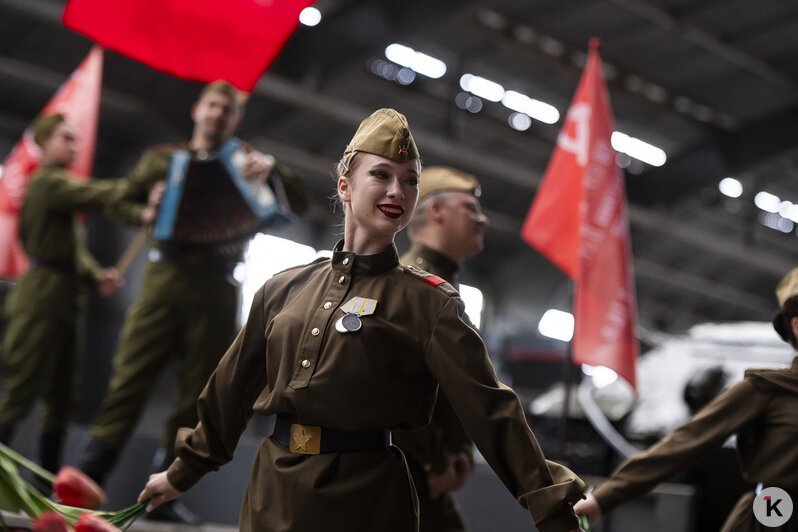 На Южном вокзале Калининграда концертом встретили «Эшелон Победы» (фоторепортаж) - Новости Калининграда | Фото: Александр Подгорчук / «Клопс»
