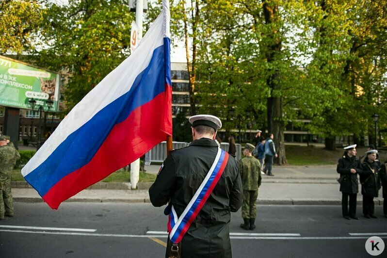Сумерки, команды и дружный шаг в ногу: как Калининград готовится к Параду Победы (фоторепортаж) - Новости Калининграда | Фото: Александр Подгорчук / «Клопс»
