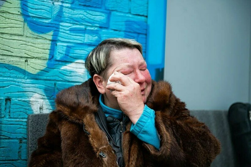 Ждала Бима до утра: продавщица с Северного вокзала провела бессонную ночь на месте снесённой палатки (фото)  - Новости Калининграда | Фото: Александр Подгорчук / «Клопс»