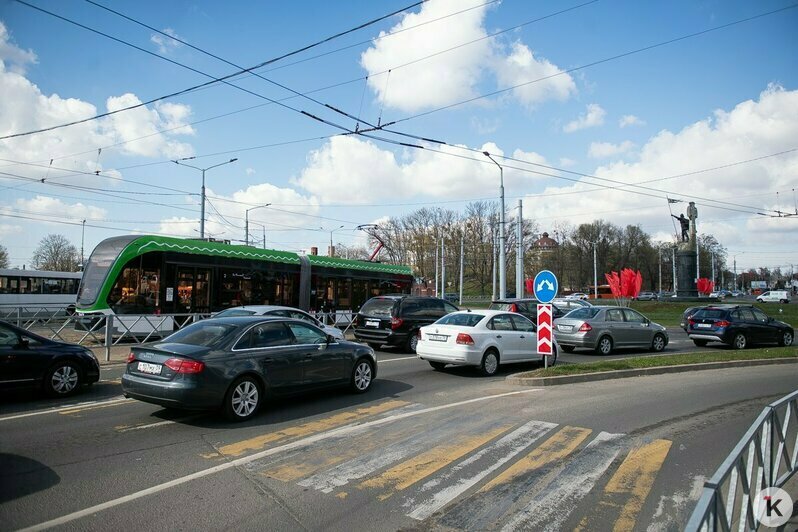 Что мешает Калининграду избавиться от пробок и хаоса с парковками: «Клопс» прогулялся с экспертом по центру - Новости Калининграда | Фото: Александр Подгорчук / «Клопс»