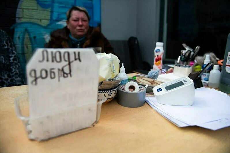 Ждала Бима до утра: продавщица с Северного вокзала провела бессонную ночь на месте снесённой палатки (фото)  - Новости Калининграда | Фото: Александр Подгорчук / «Клопс»