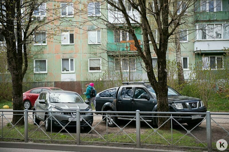 Что мешает Калининграду избавиться от пробок и хаоса с парковками: «Клопс» прогулялся с экспертом по центру - Новости Калининграда | Фото: Александр Подгорчук / «Клопс»