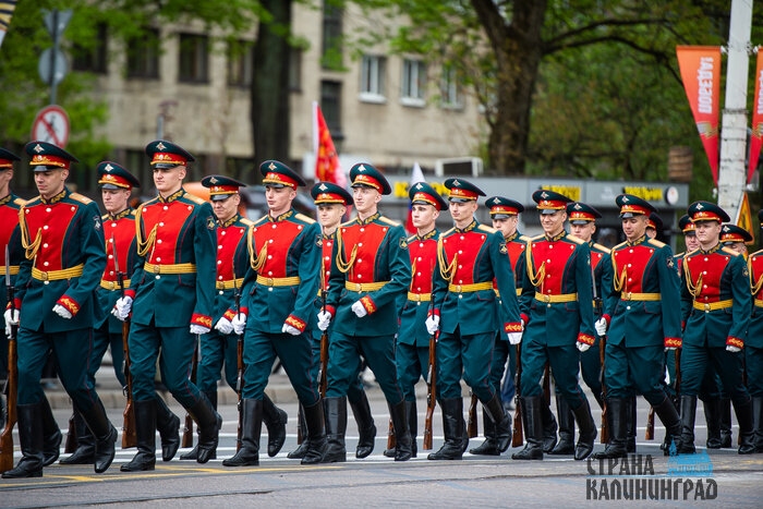 Парад Победы в Калининграде: техника военных лет и тысяча участников (фото)