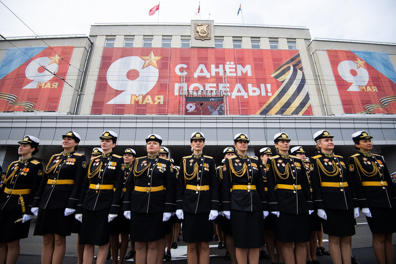 Танки Т-34, «Катюша» и тысяча военных: как в Калининграде прошёл парад в честь 9 Мая (фоторепортаж) - Новости Калининграда | Фото: Александр Подгорчук / «Клопс»
