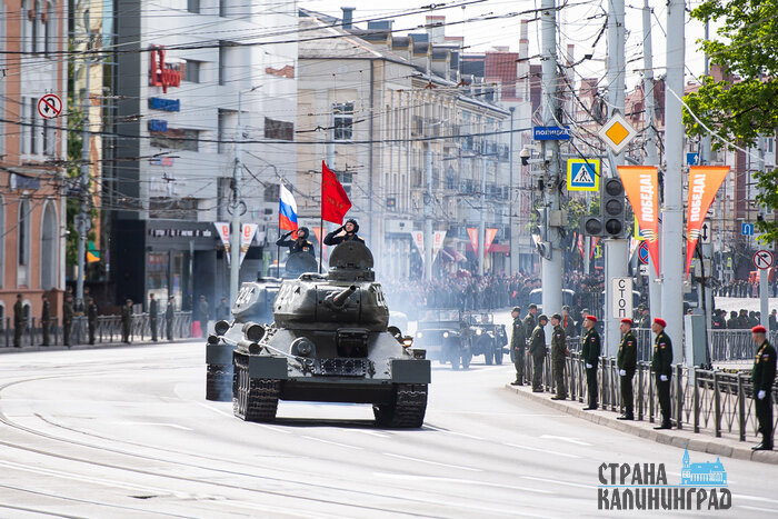 Парад Победы в Калининграде: техника военных лет и тысяча участников (фото)