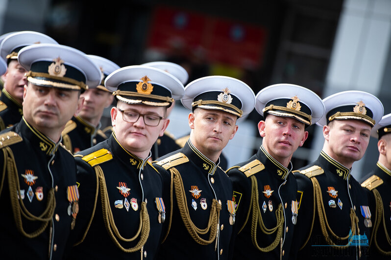 Парад Победы в Калининграде: техника военных лет и тысяча участников (фото)